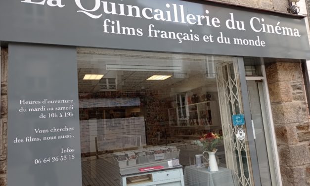 A découvrir absolument à Fougères ! La Quincaillerie du Cinéma. Plus de 10000 films (DVD) d’auteurs Français et du monde.