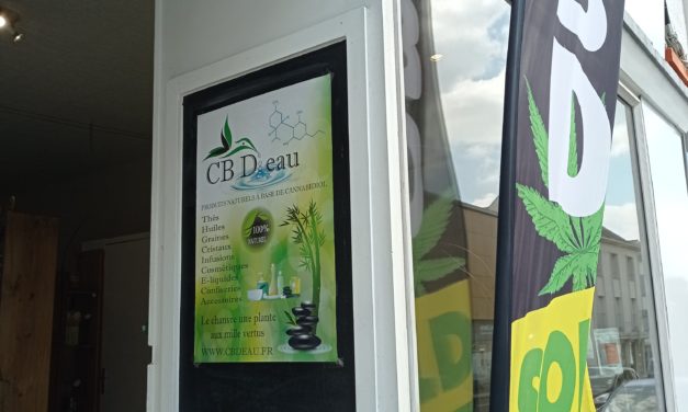 CBD’EAU À FOUGÈRES (NOUVELLE ADRESSE), VOTRE BOUTIQUE DE CBD, HERBORISTERIE, COSMÉTIQUE ET BIEN ÊTRE. LE CONSEIL AVANT TOUT ! Découvrez nos nouveautés ici !