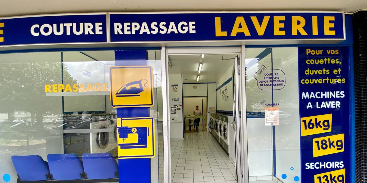 L’Atelier de Wladyslawa au sein du lavomatique du chemin vert à Caën vous propose ses services de Couture et de Repassage.