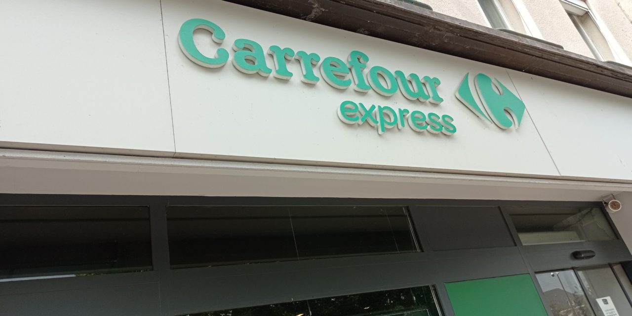 CARREFOUR EXPRESS VOTRE SUPÉRETTE À CARENTAN LES MARAIS.(ÉPICERIE, ALIMENTATION ET SERVICES) DÉCOUVREZ LE RAYON BIO EN VRAC, NOS SERVICES POINT RELAIS ET LIVRAISON À DOMICILE. NOUS SOMMES OUVERT 7 JOURS SUR 7 ! Idées cadeaux !