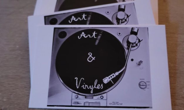 Découvrez les créations de « Art et Vinyles » fabriqués avec des vinyles recyclés. Idées cadeaux et décorations !