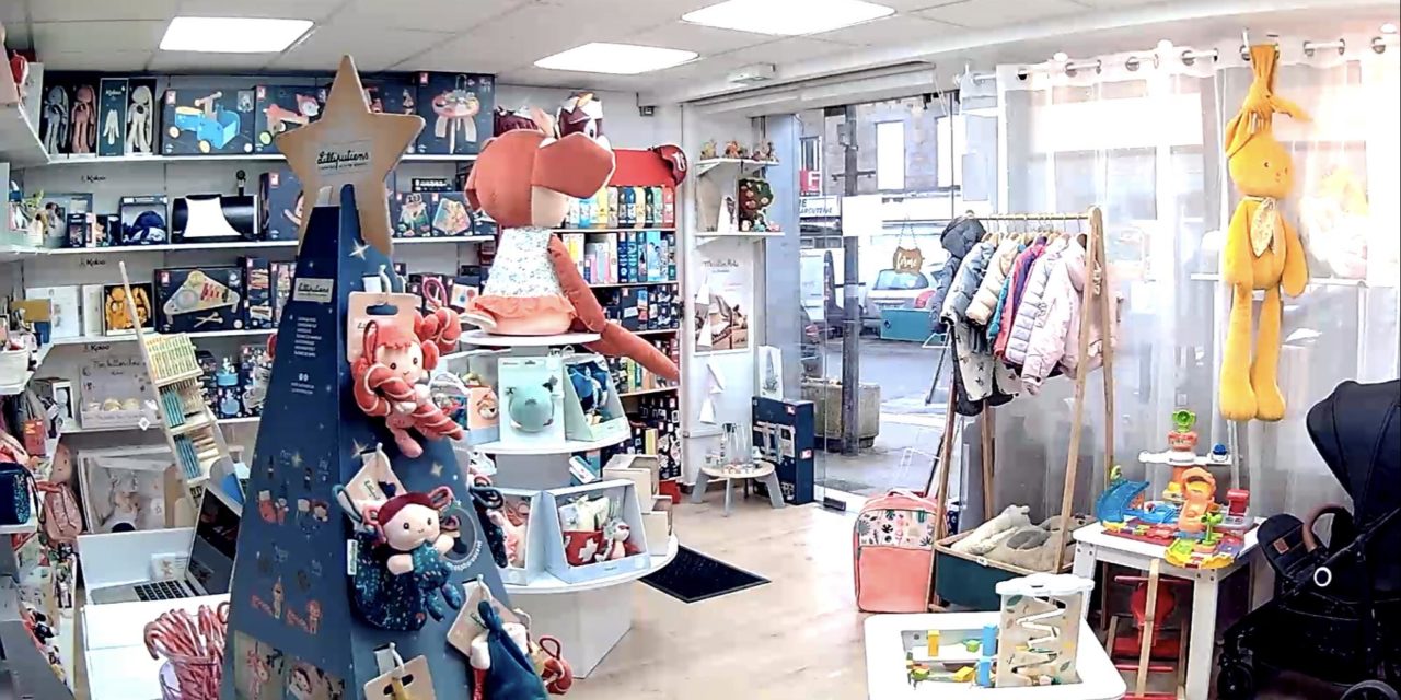 Venez découvrir la boutique Au Petit Cagou à Ducey (Avranches 50 Manche) qui vous propose des jouets, des livres, des vêtements, puériculture, jeux neufs et d’occasions.