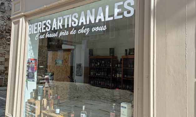 C’est Brassé Près de Chez Vous, votre cave et Brasserie Artisanale à Fougères (35 Ille et Vilaine). Vente de bières, whiskys, liqueurs, pastis breton, vins rhums et calvados arrangés. également de quoi vous faire des planches apéros avec saucissons et rillettes.