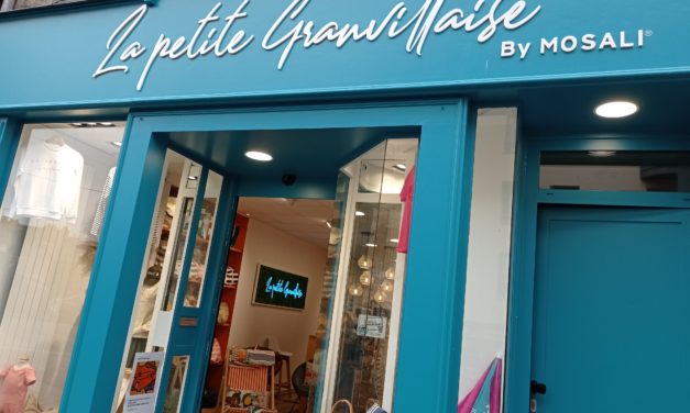 LA PETITE GRANVILLAISE BY MOSALI en plein centre ville de Granville (50 Manche). Boutique ou vous trouverez pleins d’idées cadeaux, accessoires, bijoux et vêtements. PLEINS DE NOUVEAUTÉS EN PERMANENCE ! Flocage sur place (personnalisation possible).