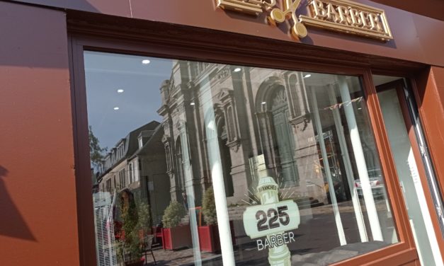 DÉCOUVREZ 225 BARBER AU 9 PLACE ST GERVAIS A AVRANCHES. VOTRE SALON DE COIFFURE ET BARBIER (coiffeur). Prenez rendez vous ici !