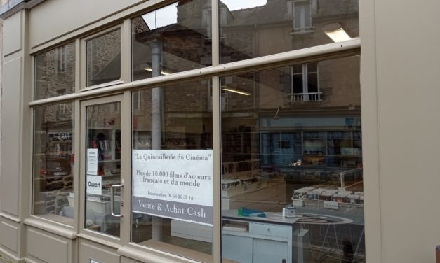 A DÉCOUVRIR ABSOLUMENT À FOUGÈRES ! LA QUINCAILLERIE DU CINÉMA AU 55 RUE DE LA FORÊT. PLUS DE 10000 FILMS (DVD et Blu Ray) D’AUTEURS FRANÇAIS ET DU MONDE. Vous êtes collectionneur ou tout simplement un passionné de beaux films, venez rencontrer Philippe !