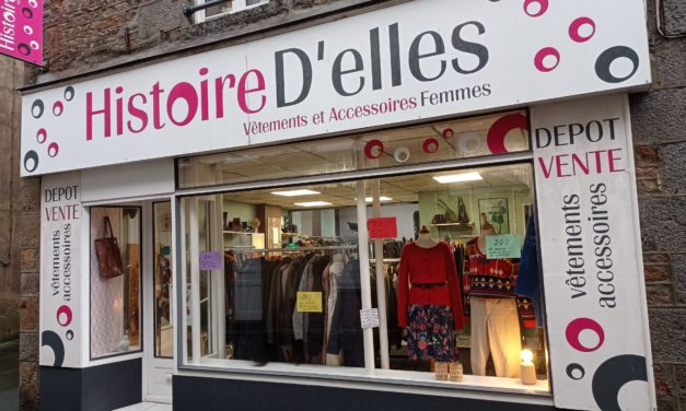 Histoires d’Elles à Avranches, votre dépôt vente de vêtements pour femmes, chaussures, accessoires, sacs et bijoux fantaisies de seconde main.