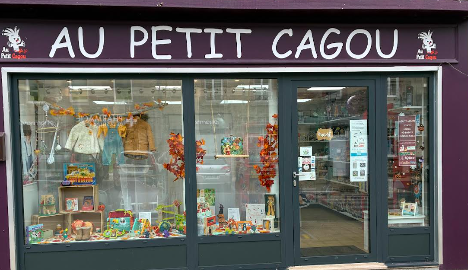 Venez découvrir la boutique Au Petit Cagou à Ducey (Entre Avranches et St Hilaire du Harcouët 50 Manche) qui vous propose des jouets, des livres, des vêtements, puériculture, jeux neufs et d’occasions. Vêtements de secondes main. Pleins d’idées cadeaux.