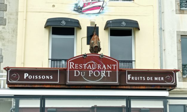 VOTRE RESTAURANT DU PORT À GRANVILLE. SPÉCIALITÉ DE FRUITS DE MER, POISSONS, HOMARD DE CHAUSEY, CHOUCROUTE DE LA MER ET PAËLLA MAISON. RÉSERVEZ VOTRE TABLE ICI !