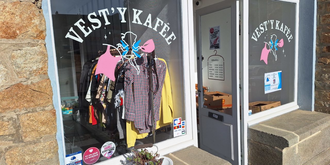 Venez découvrir Vest’y Kafée à Fougères. Magasin de seconde main ou quand vous arrivez on vous offre un café. Ambiance conviviale.
