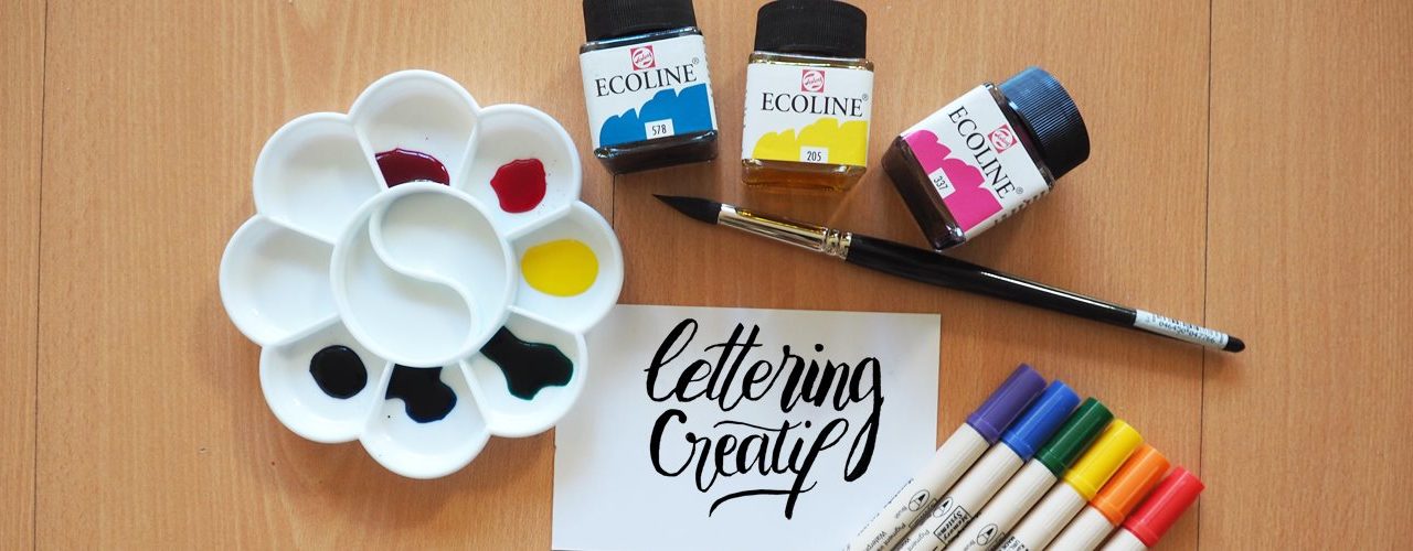 Découvrez LetteringCreatif à Laval, vous propose des ateliers Calligraphie Moderne. Artisan recommandé par Le Magazine L’imprimé et Tousurmaville.com région Mayenne.